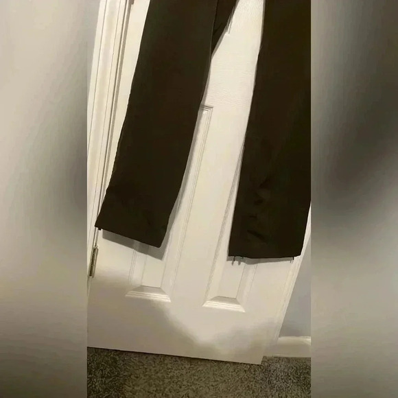 Women’s Under Armor Pants Capri Convertible Pants Dark Brown Great Condition - Picture 7 of 10